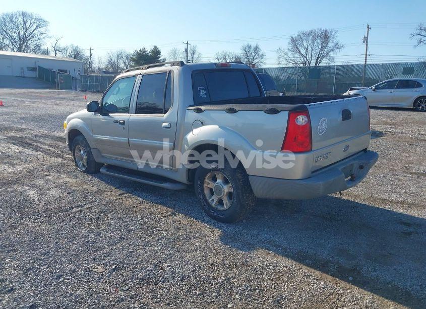 Photo 3 of 2003 Ford Explorer SPORT TRAC XLS/XLT (VIN 1FMZU77E13UC07611)