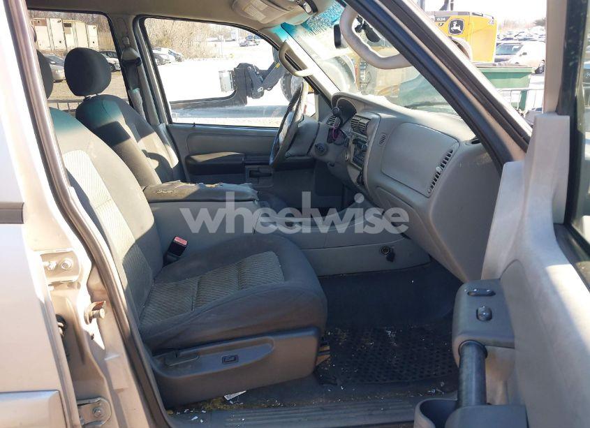 Photo 5 of 2003 Ford Explorer SPORT TRAC XLS/XLT (VIN 1FMZU77E13UC07611)