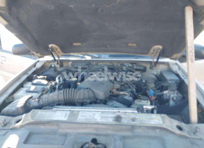 Photo 10 of 2002 Ford Explorer SPORT TRAC (VIN 1FMZU77E22UB86217)