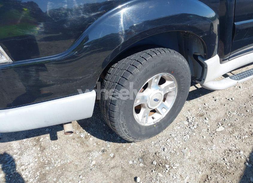 Photo 11 of 2003 Ford Explorer SPORT TRAC XLS/XLT (VIN 1FMZU77E23UB74361)