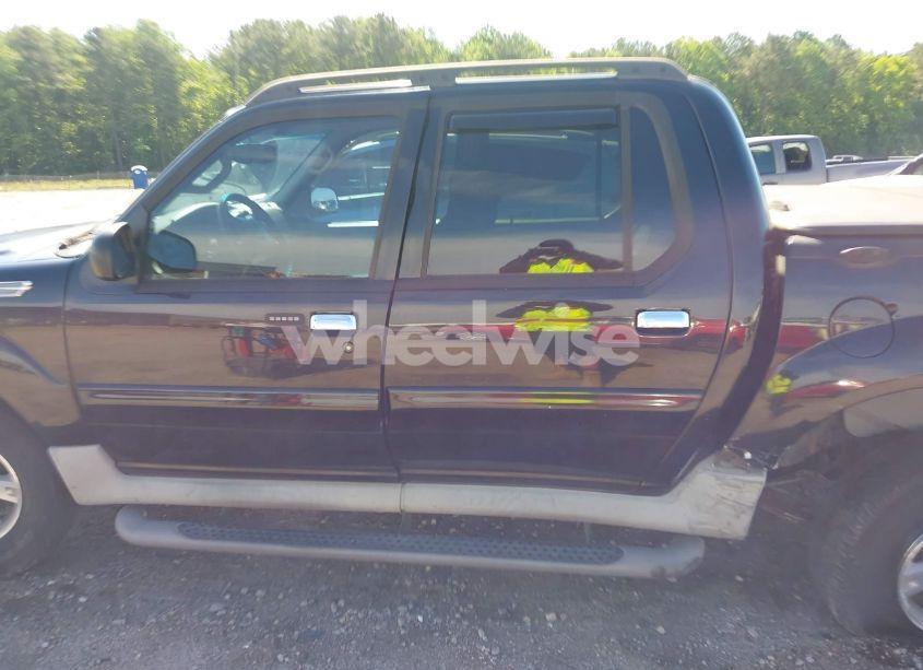 Photo 14 of 2003 Ford Explorer SPORT TRAC XLS/XLT (VIN 1FMZU77E23UB74361)