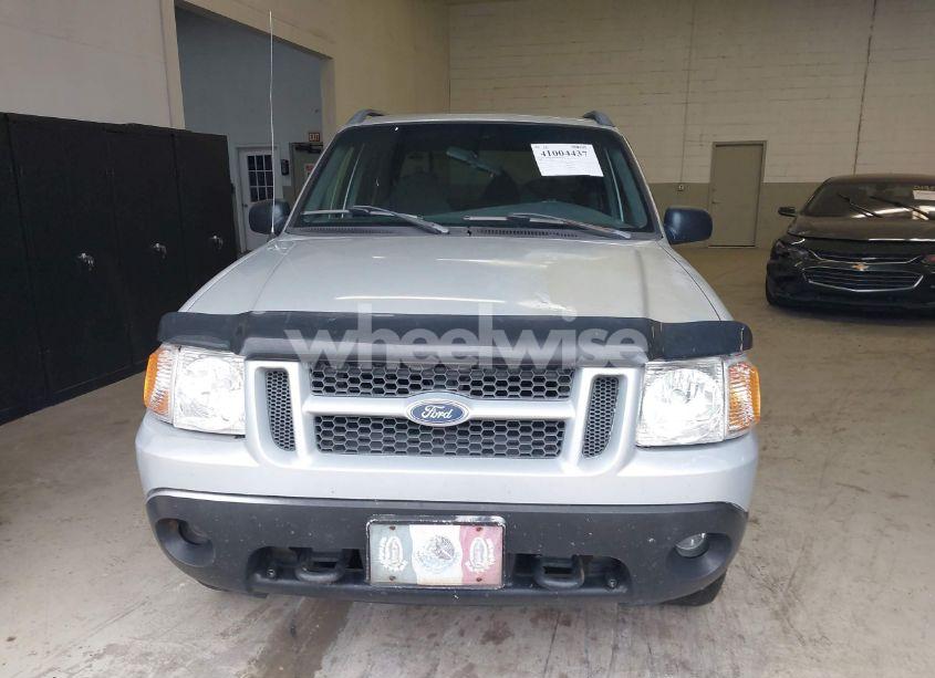 Photo 12 of 2002 Ford Explorer SPORT TRAC (VIN 1FMZU77E32UB44347)