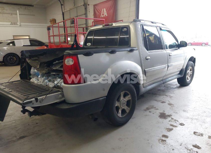Photo 4 of 2002 Ford Explorer SPORT TRAC (VIN 1FMZU77E32UB44347)