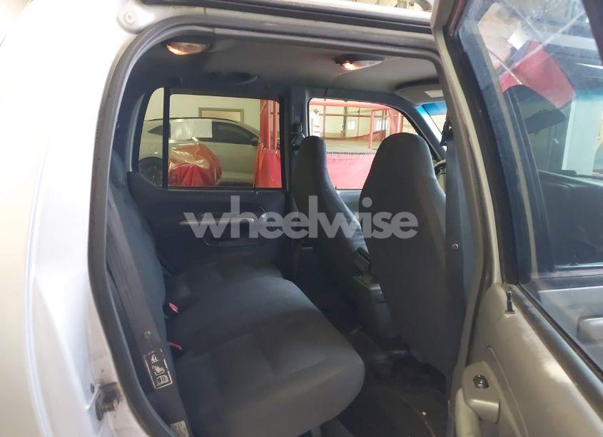 Photo 8 of 2002 Ford Explorer SPORT TRAC (VIN 1FMZU77E32UB44347)