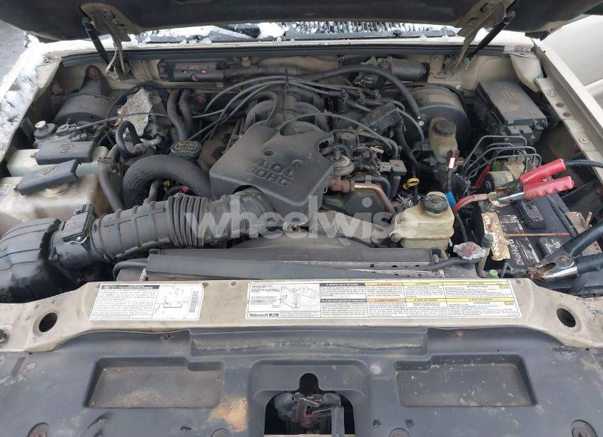 Photo 10 of 2002 Ford Explorer SPORT TRAC (VIN 1FMZU77E52UB75812)