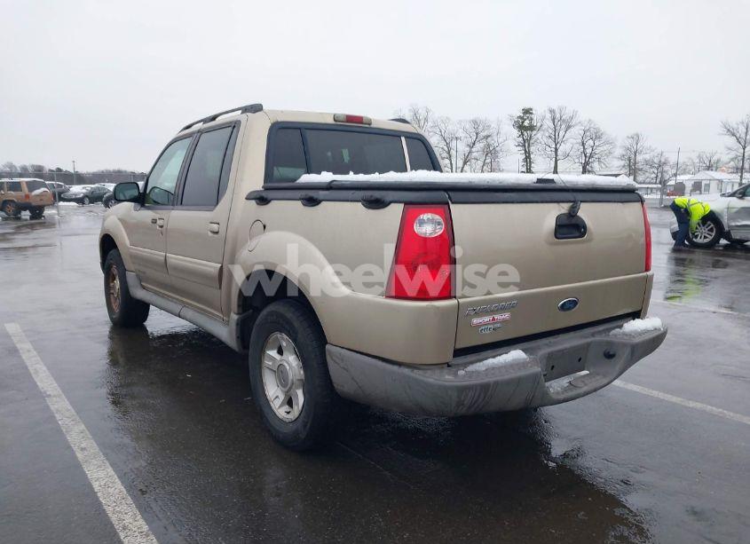 Photo 3 of 2002 Ford Explorer SPORT TRAC (VIN 1FMZU77E52UB75812)