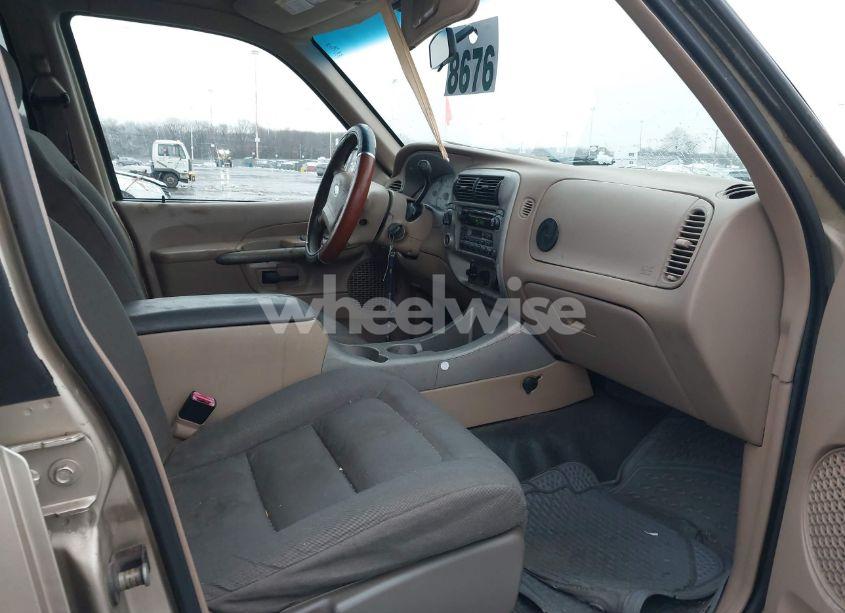 Photo 5 of 2002 Ford Explorer SPORT TRAC (VIN 1FMZU77E52UB75812)