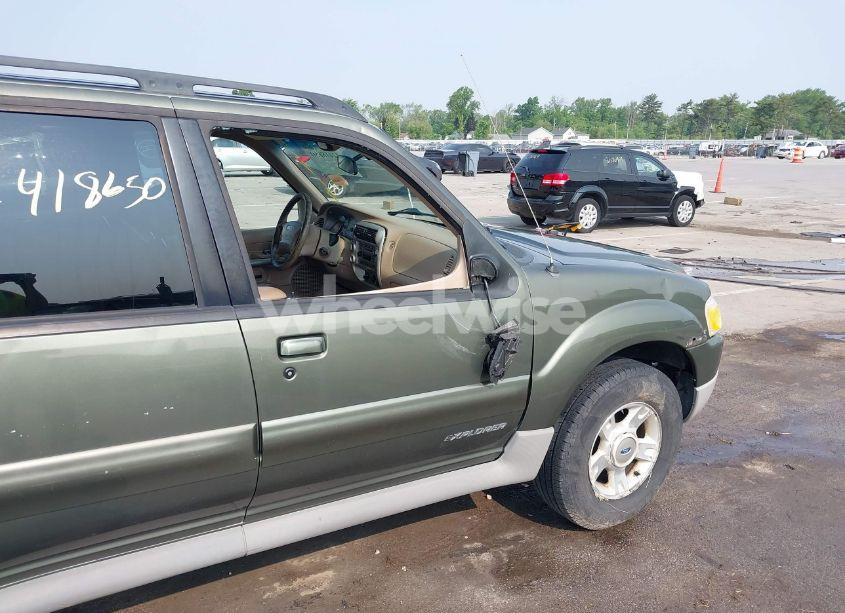 Photo 6 of 2002 Ford Explorer SPORT TRAC (VIN 1FMZU77E62UB76225)
