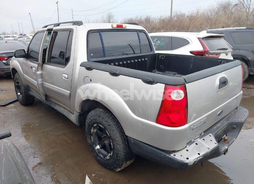 Photo 3 of 2003 Ford Explorer SPORT TRAC XLS/XLT (VIN 1FMZU77E63UC31712)