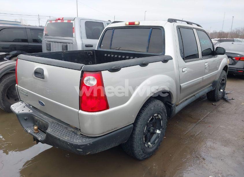 Photo 4 of 2003 Ford Explorer SPORT TRAC XLS/XLT (VIN 1FMZU77E63UC31712)