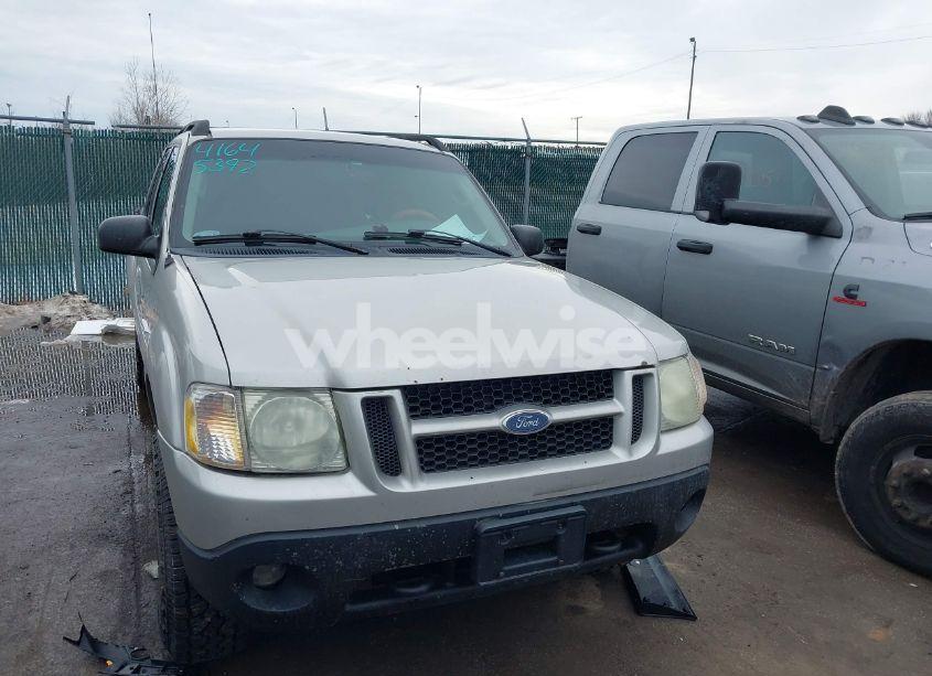 Photo 6 of 2003 Ford Explorer SPORT TRAC XLS/XLT (VIN 1FMZU77E63UC31712)