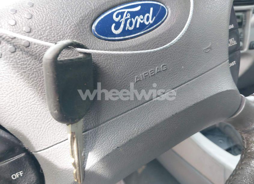 Photo 11 of 2001 Ford Explorer SPORT TRAC (VIN 1FMZU77E71UB98216)