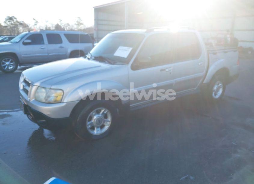 Photo 2 of 2002 Ford Explorer SPORT TRAC (VIN 1FMZU77E82UD15626)