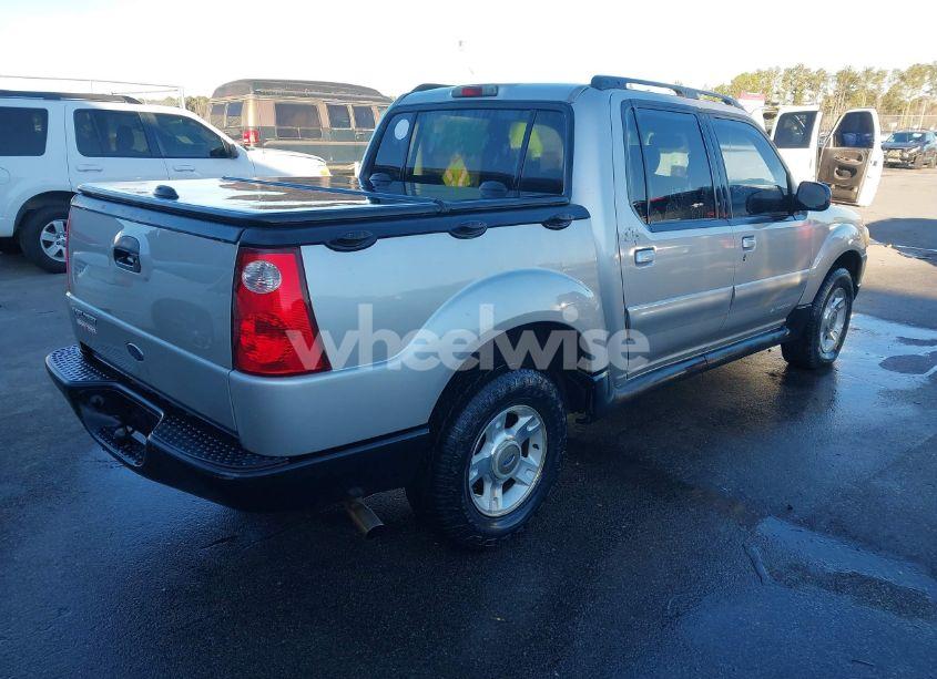 Photo 4 of 2002 Ford Explorer SPORT TRAC (VIN 1FMZU77E82UD15626)