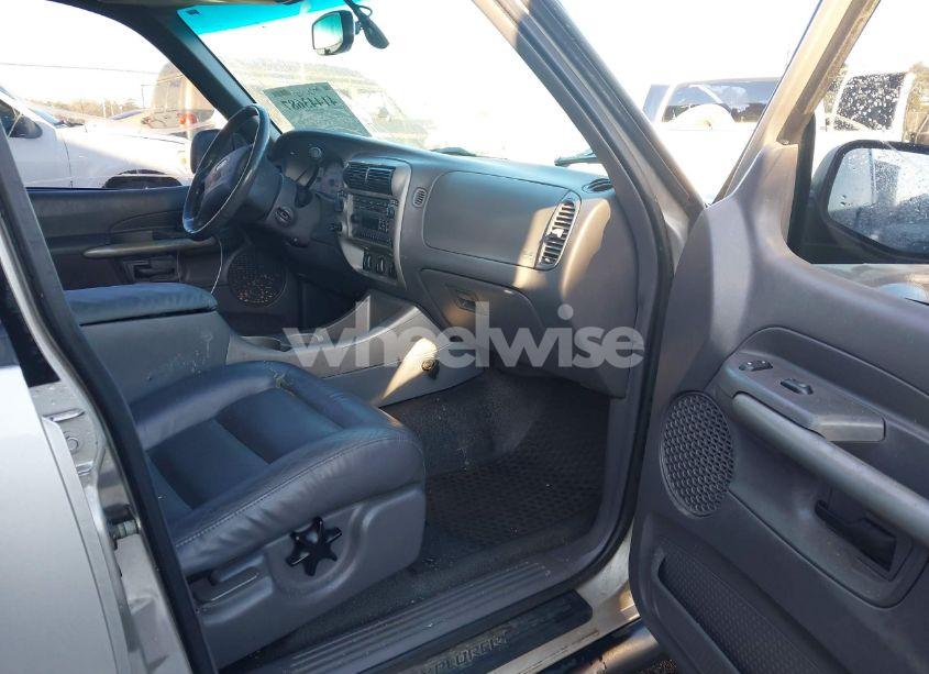 Photo 5 of 2002 Ford Explorer SPORT TRAC (VIN 1FMZU77E82UD15626)