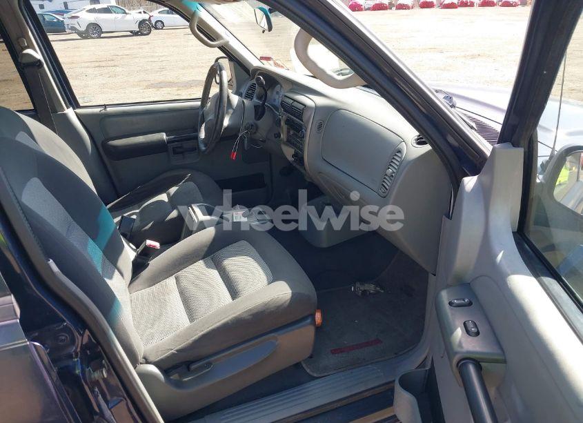 Photo 5 of 2003 Ford Explorer SPORT TRAC XLS/XLT (VIN 1FMZU77E83UA73034)