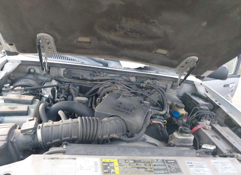 Photo 10 of 2002 Ford Explorer SPORT TRAC (VIN 1FMZU77EX2UD24702)