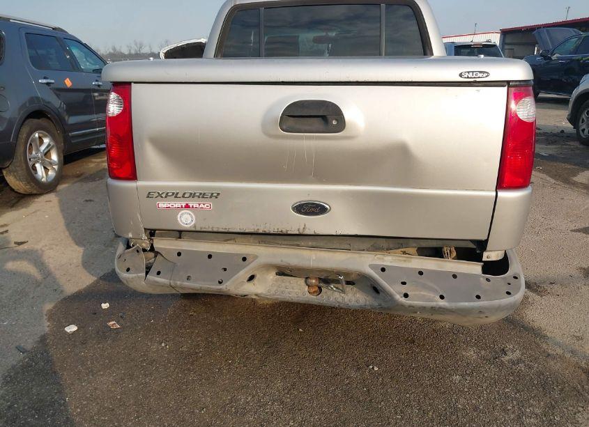 Photo 6 of 2002 Ford Explorer SPORT TRAC (VIN 1FMZU77EX2UD24702)