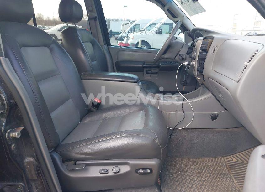 Photo 5 of 2003 Ford Explorer SPORT TRAC XLS/XLT (VIN 1FMZU77EX3UB99153)