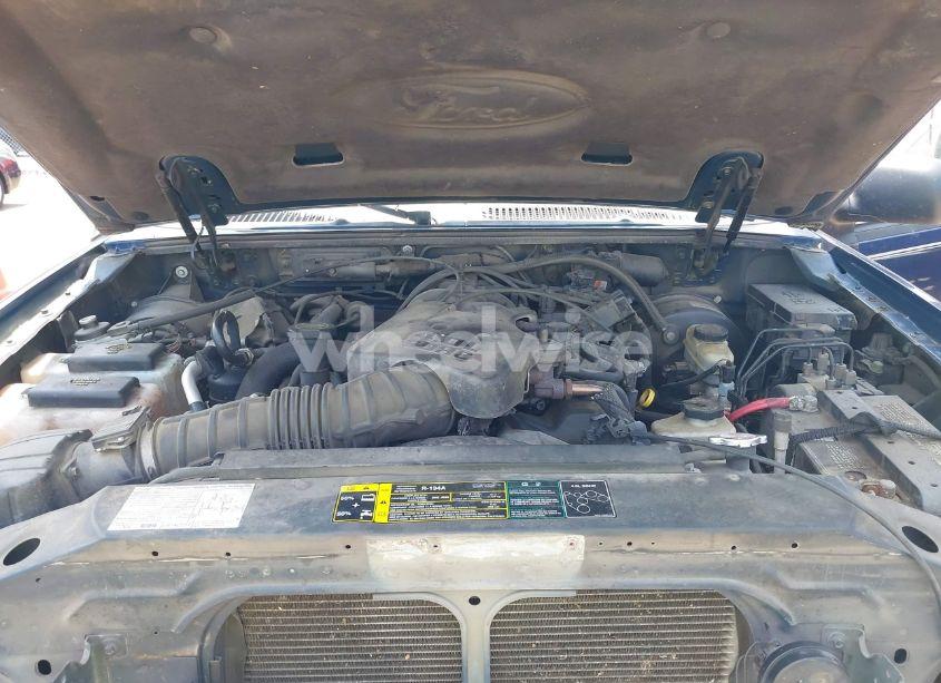 Photo 10 of 2004 Ford Explorer SPORT TRAC ADRENALIN/XLS/XLT (VIN 1FMZU77K04UB58957)