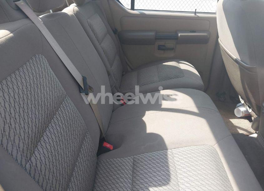 Photo 8 of 2005 Ford Explorer SPORT TRAC ADRENALIN/XLS/XLT (VIN 1FMZU77K05UB44185)