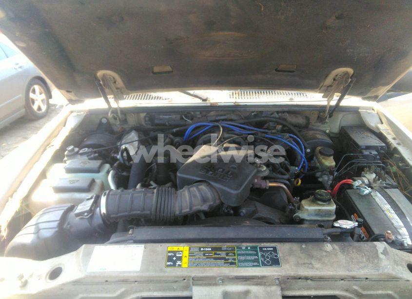 Photo 10 of 2004 Ford Explorer SPORT TRAC ADRENALIN/XLS/XLT (VIN 1FMZU77K14UB03658)