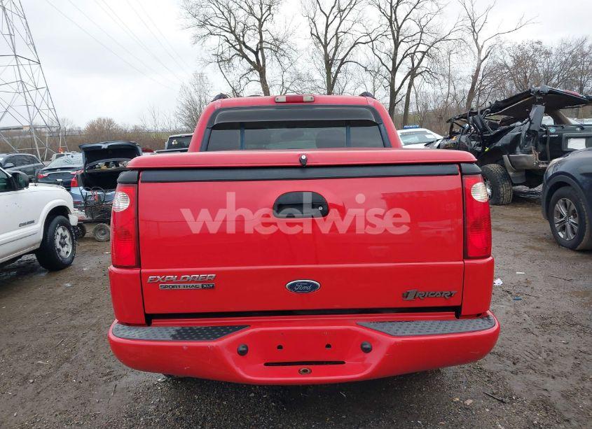Photo 16 of 2005 Ford Explorer SPORT TRAC ADRENALIN/XLS/XLT (VIN 1FMZU77K15UA53426)