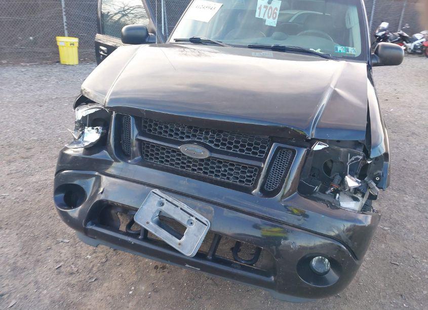 Photo 6 of 2004 Ford Explorer SPORT TRAC ADRENALIN/XLS/XLT (VIN 1FMZU77K24UA47388)