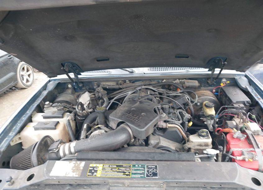 Photo 10 of 2004 Ford Explorer SPORT TRAC ADRENALIN/XLS/XLT (VIN 1FMZU77K24UA90547)