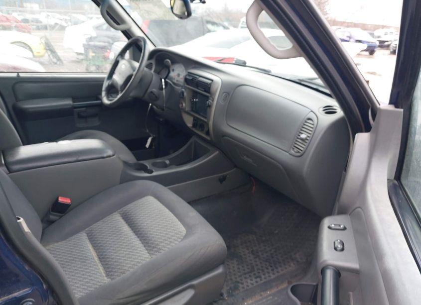 Photo 5 of 2004 Ford Explorer SPORT TRAC ADRENALIN/XLS/XLT (VIN 1FMZU77K24UA90547)