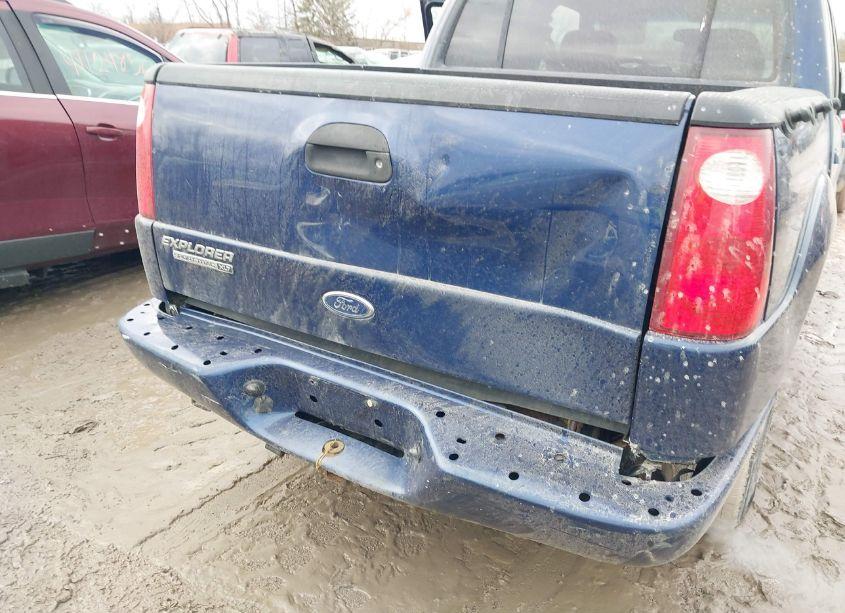 Photo 6 of 2004 Ford Explorer SPORT TRAC ADRENALIN/XLS/XLT (VIN 1FMZU77K24UA90547)