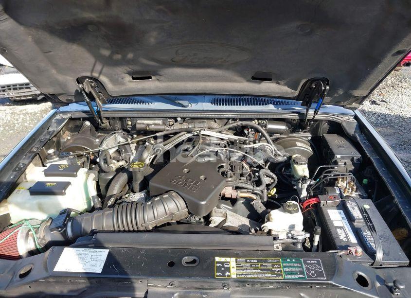 Photo 10 of 2005 Ford Explorer SPORT TRAC ADRENALIN/XLS/XLT (VIN 1FMZU77K25UB59741)