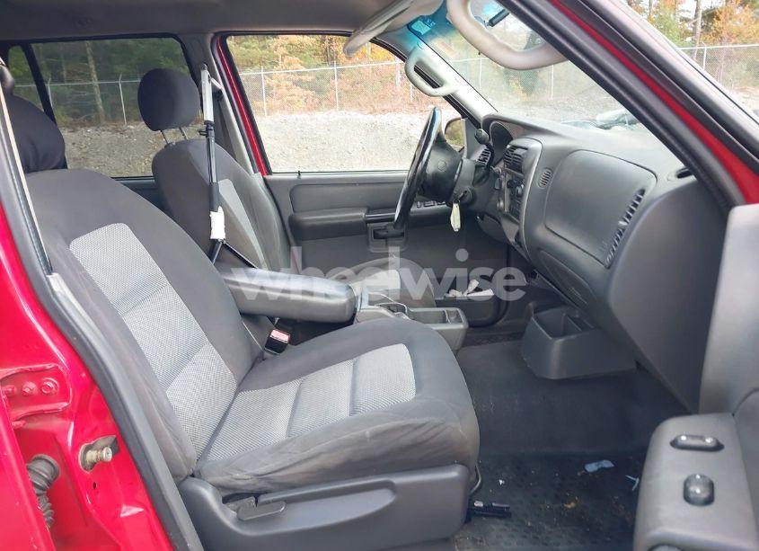 Photo 5 of 2005 Ford Explorer SPORT TRAC ADRENALIN/XLS/XLT (VIN 1FMZU77K35UA52875)