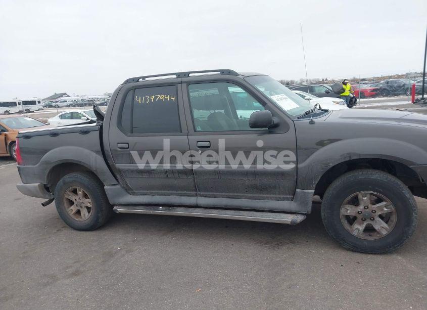 Photo 13 of 2005 Ford Explorer SPORT TRAC ADRENALIN/XLS/XLT (VIN 1FMZU77K35UB14758)