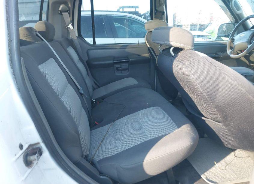 Photo 8 of 2005 Ford Explorer SPORT TRAC ADRENALIN/XLS/XLT (VIN 1FMZU77K45UB80588)