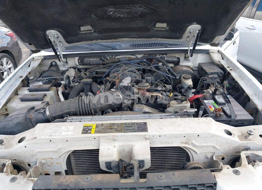 Photo 10 of 2004 Ford Explorer SPORT TRAC ADRENALIN/XLS/XLT (VIN 1FMZU77K54UA13297)