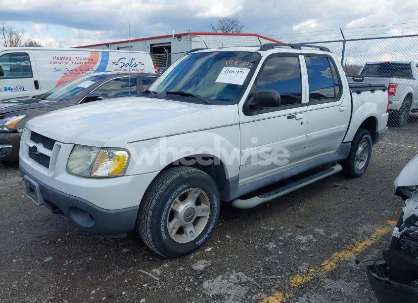 Photo 2 of 2004 Ford Explorer SPORT TRAC ADRENALIN/XLS/XLT (VIN 1FMZU77K54UA13297)