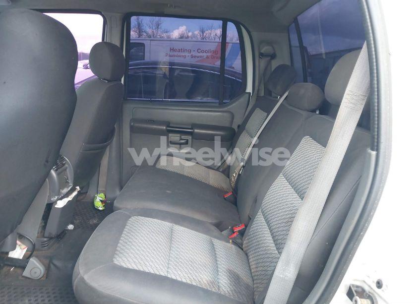 Photo 8 of 2004 Ford Explorer SPORT TRAC ADRENALIN/XLS/XLT (VIN 1FMZU77K54UA13297)