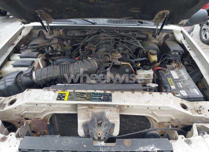 Photo 10 of 2004 Ford Explorer SPORT TRAC ADRENALIN/XLS/XLT (VIN 1FMZU77K54UA15664)