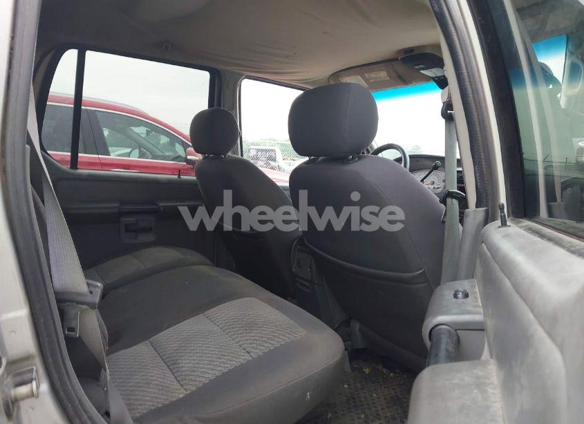 Photo 8 of 2004 Ford Explorer SPORT TRAC ADRENALIN/XLS/XLT (VIN 1FMZU77K54UA15664)