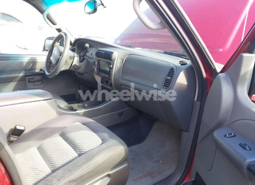 Photo 5 of 2004 Ford Explorer SPORT TRAC ADRENALIN/XLS/XLT (VIN 1FMZU77K54UA66131)