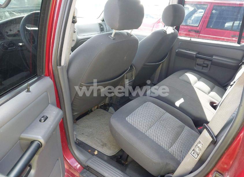 Photo 8 of 2004 Ford Explorer SPORT TRAC ADRENALIN/XLS/XLT (VIN 1FMZU77K54UA66131)