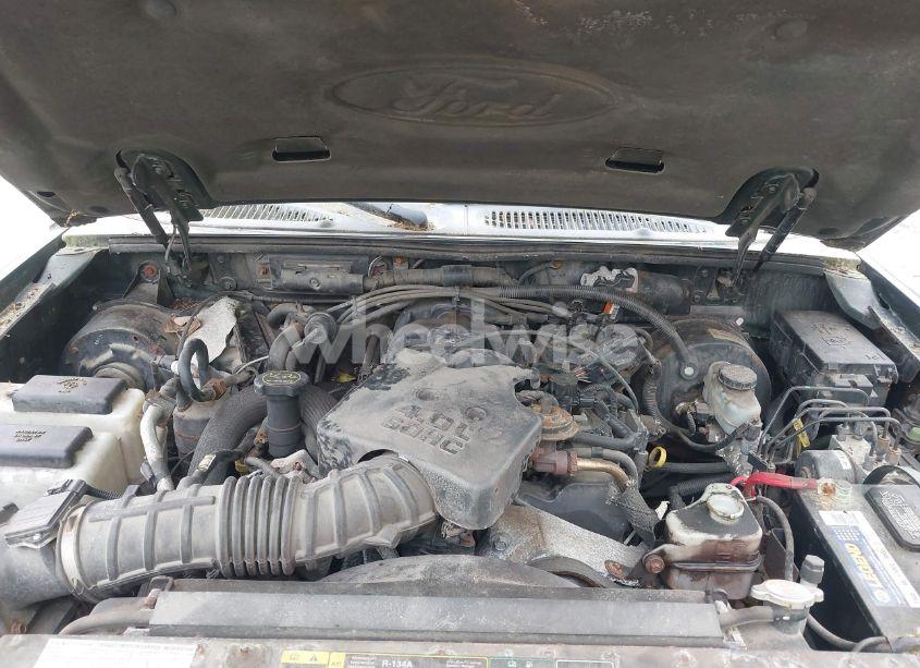 Photo 10 of 2004 Ford Explorer SPORT TRAC ADRENALIN/XLS/XLT (VIN 1FMZU77K54UB85748)