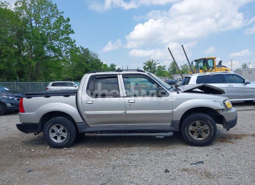 Photo 13 of 2005 Ford Explorer SPORT TRAC ADRENALIN/XLS/XLT (VIN 1FMZU77K55UB51889)
