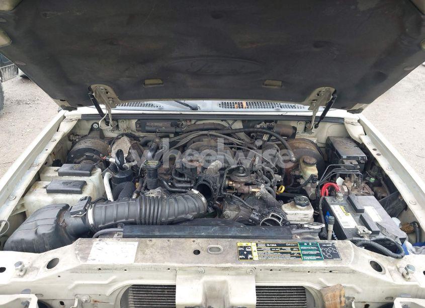 Photo 10 of 2005 Ford Explorer SPORT TRAC ADRENALIN/XLS/XLT (VIN 1FMZU77K65UA53244)