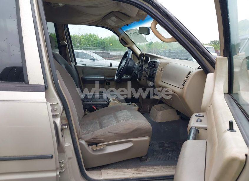 Photo 5 of 2005 Ford Explorer SPORT TRAC ADRENALIN/XLS/XLT (VIN 1FMZU77K65UA53244)