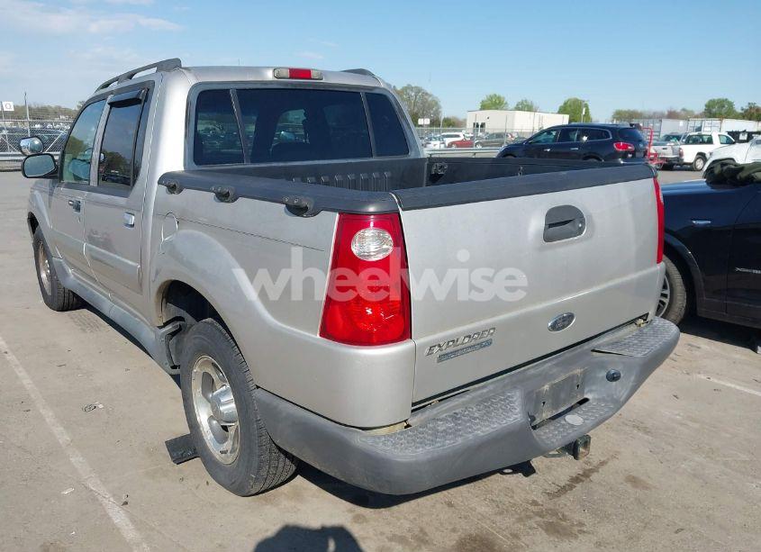 Photo 3 of 2004 Ford Explorer SPORT TRAC ADRENALIN/XLS/XLT (VIN 1FMZU77K74UA28903)