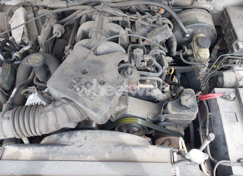 Photo 10 of 2004 Ford Explorer SPORT TRAC ADRENALIN/XLS/XLT (VIN 1FMZU77K74UB03292)