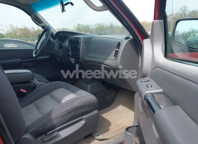 Photo 5 of 2005 Ford Explorer SPORT TRAC ADRENALIN/XLS/XLT (VIN 1FMZU77K75UA64821)