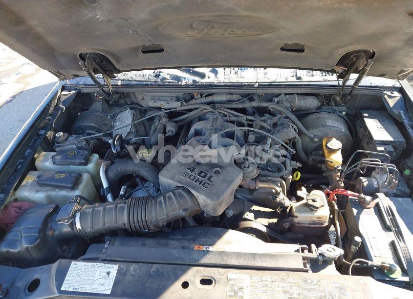 Photo 10 of 2005 Ford Explorer SPORT TRAC ADRENALIN/XLS/XLT (VIN 1FMZU77K75UB73103)